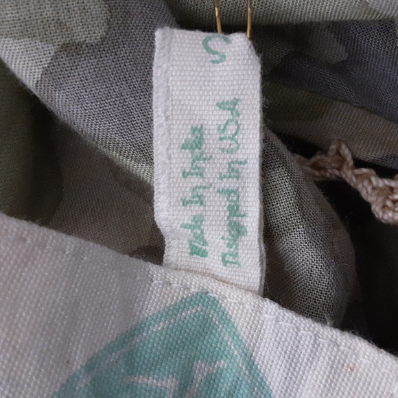 Z & L Camo Tassels Back Crochet Trim S Tunic Top - Picture 9 of 10